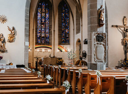 Kirche als Ort für eine freie Trauung