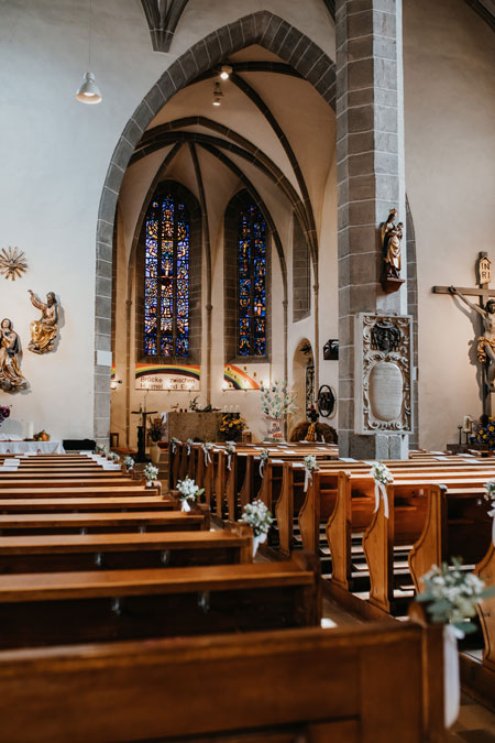 Kirche als Ort für eine freie Trauung